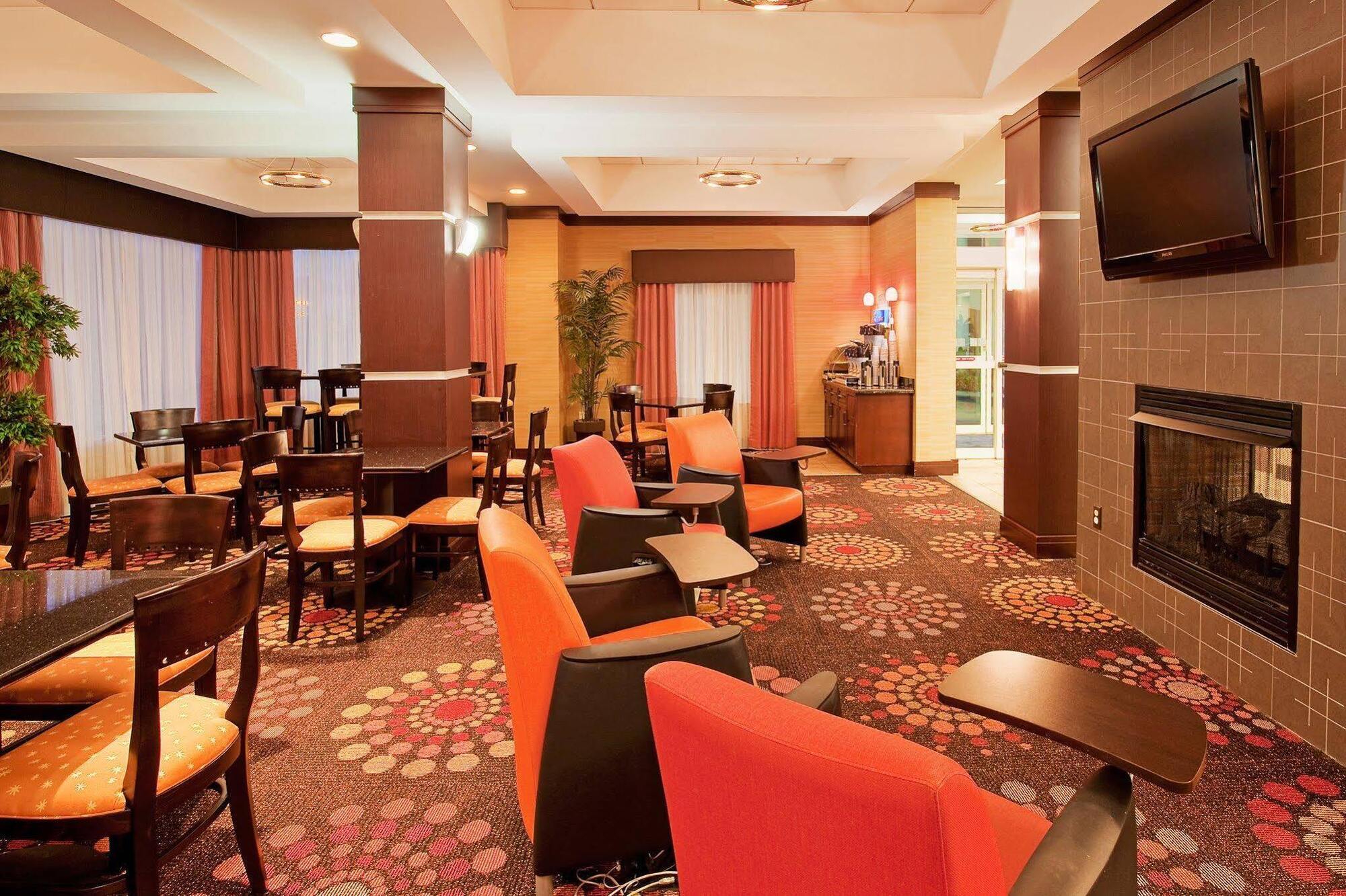 Holiday Inn Express Hotel & Suites Chattanooga Downtown By Ihg Exterior foto
